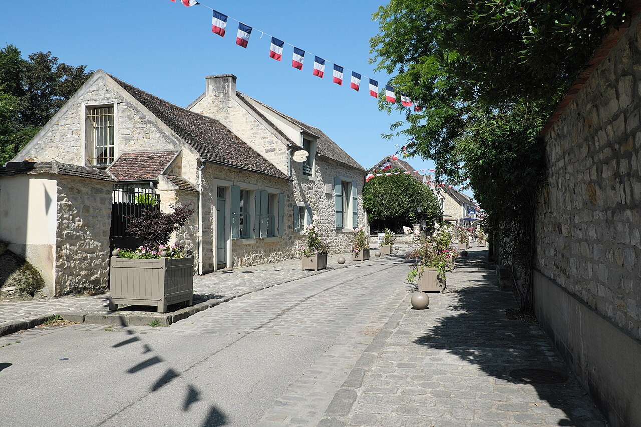 La Grande Rue de Barbizon, village des peintres en Seine-et-Marne